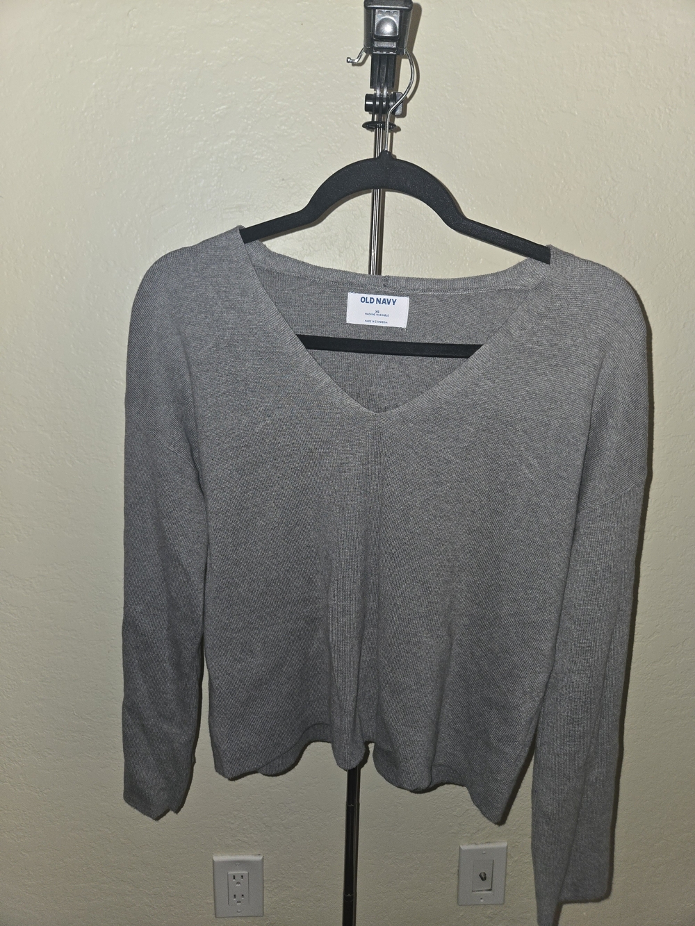 Old Navy Gray V-Neck Lightweight Sweater